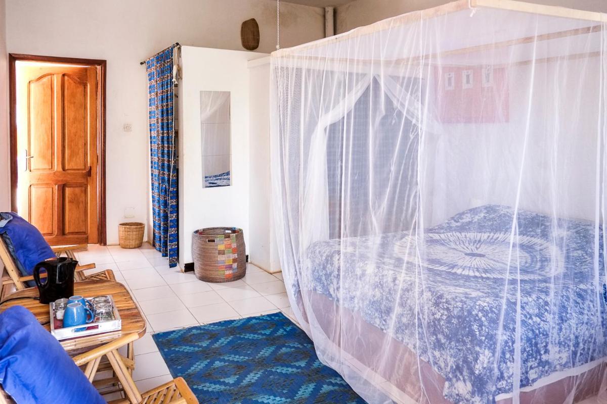 Bed and Breakfast Keur Dofie à Toubab Dialo Extérieur photo